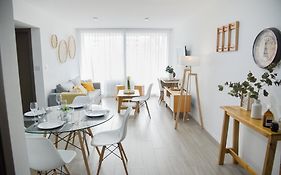 Dpto Premium, 2 dorm, con balcón terraza y pileta